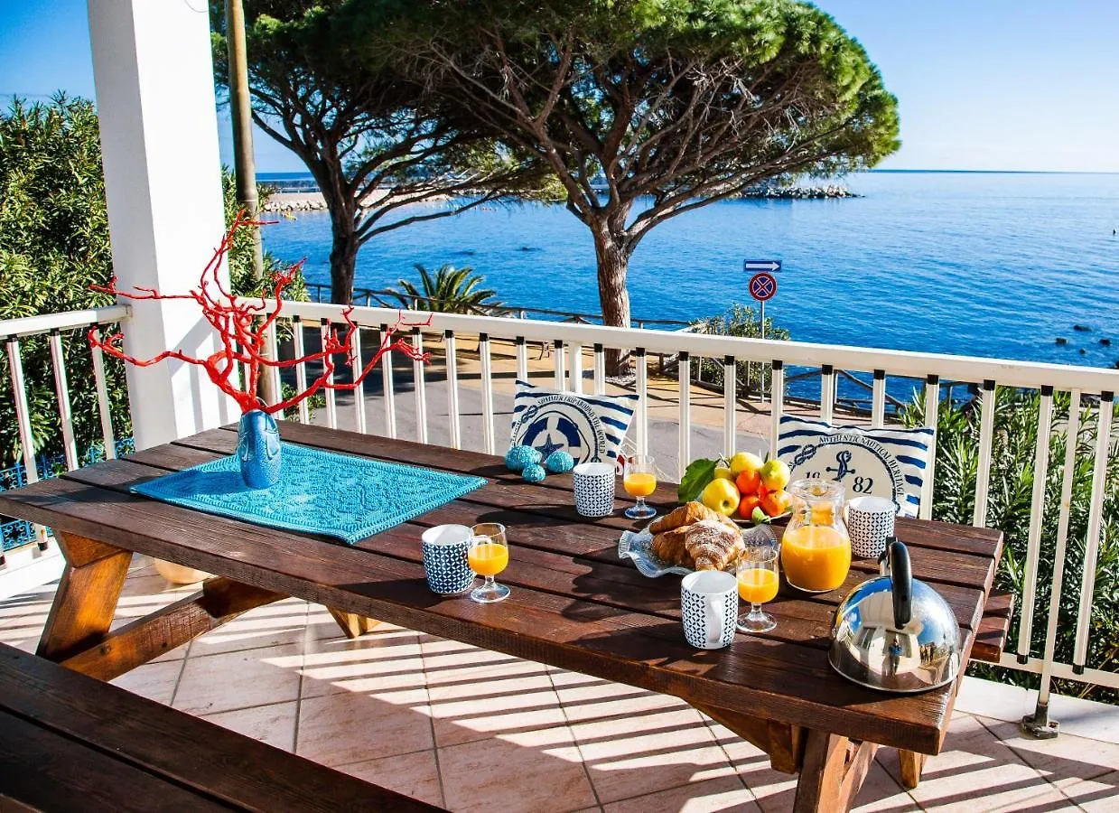 Apartment Terrazza Lungomare, E Sei In Spiaggia... Cala Gonone Italy